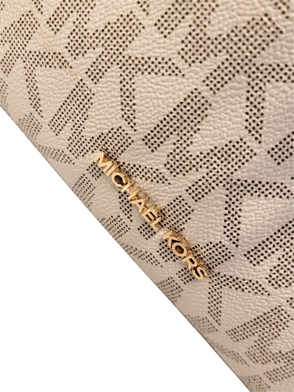 Michael Kors Suri Small Bucket Crossbody Bag